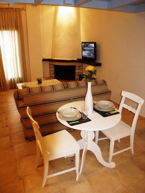 Giogarakis Suites Eleonas Zimmer foto